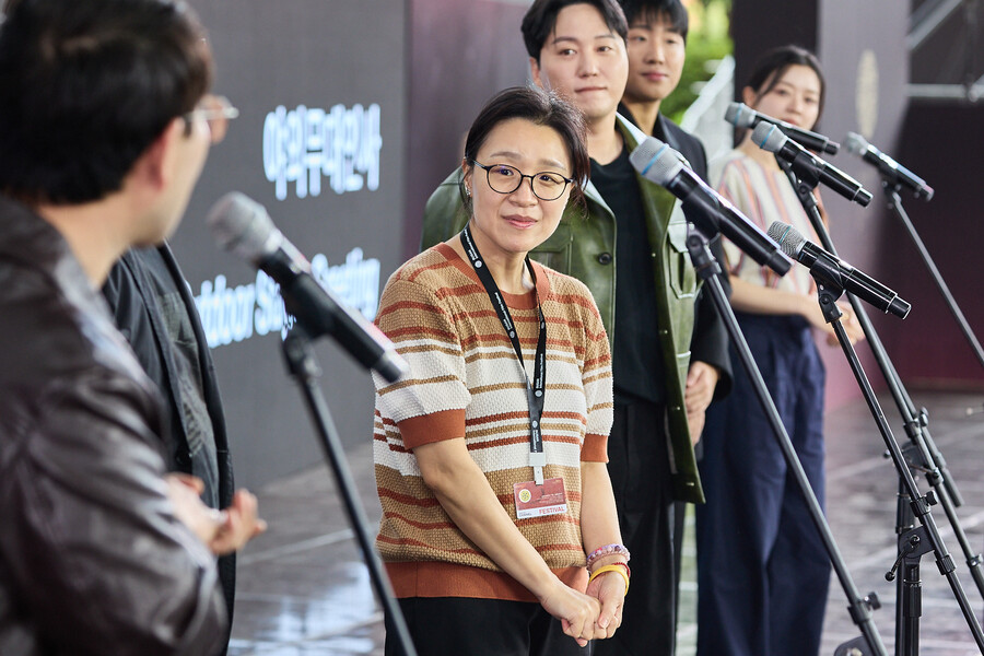 ▲ 영화 '극장의 시간들' 야외무대인사. 제공|티캐스트