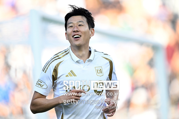 LAFC 감독 공식 발표! "손흥민 합류로 팀에 자신감+에너지...정말 위협적이야", 정상빈까지 언급 "코리안 더비 나도 기대돼"