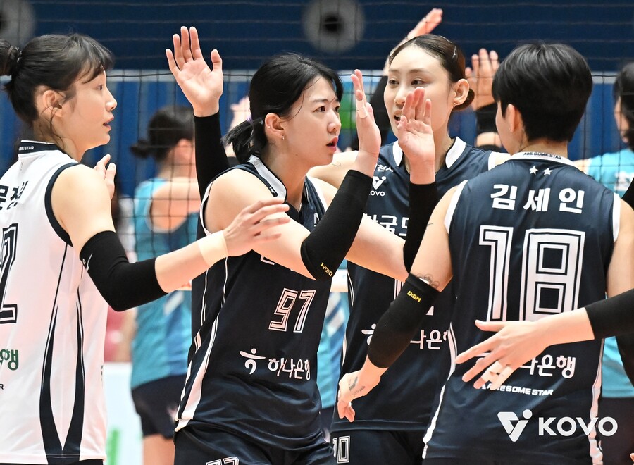 블로킹 '17-3' 압도! 도로공사에서 '벽'이 느껴져요…GS칼텍스에 3-1 역전승 '결승 진출'