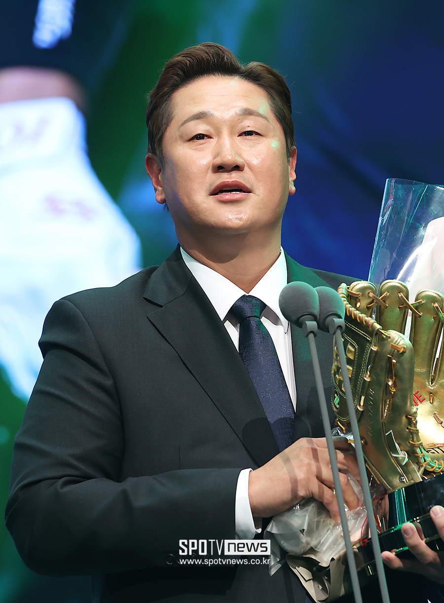 '이대호 또 경남고 후배들에 크게 쐈다' 회식비 1294만원 레전드 경신, 삼성이 지명한 에이스는 "추억 쌓자고 나간 대회였는데…"