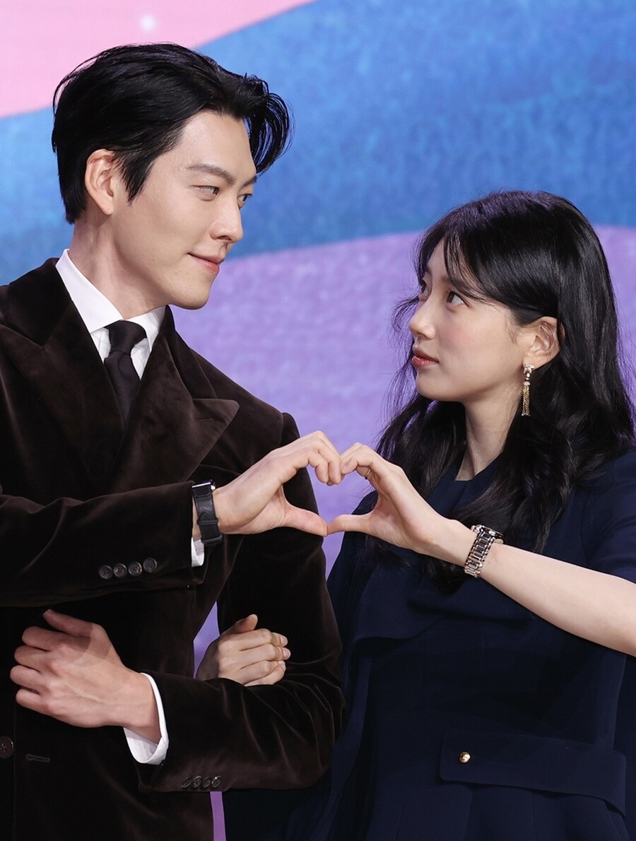"대본이 신선해"…'다 이루어질지니' 김우빈X수지, 황금연휴에 김은숙표 명대사 터진다[종합]