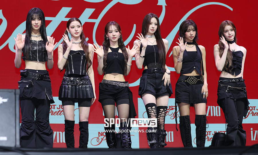 이즈나 "'낫 저스트 프리티', 새로운 챕터 여는 앨범…우리만의 장르 만들 것"