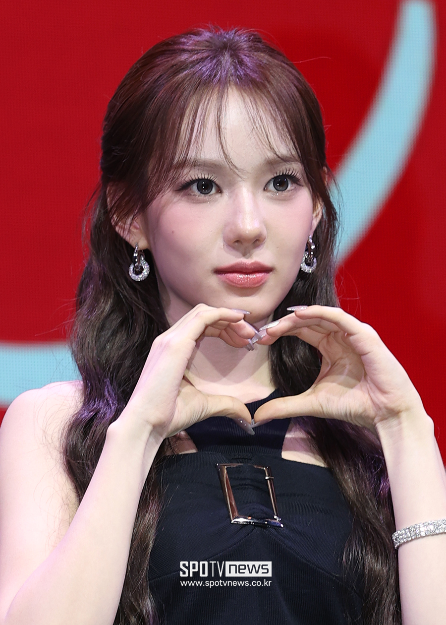[포토S] 이즈나 유사랑, 깜찍 하트