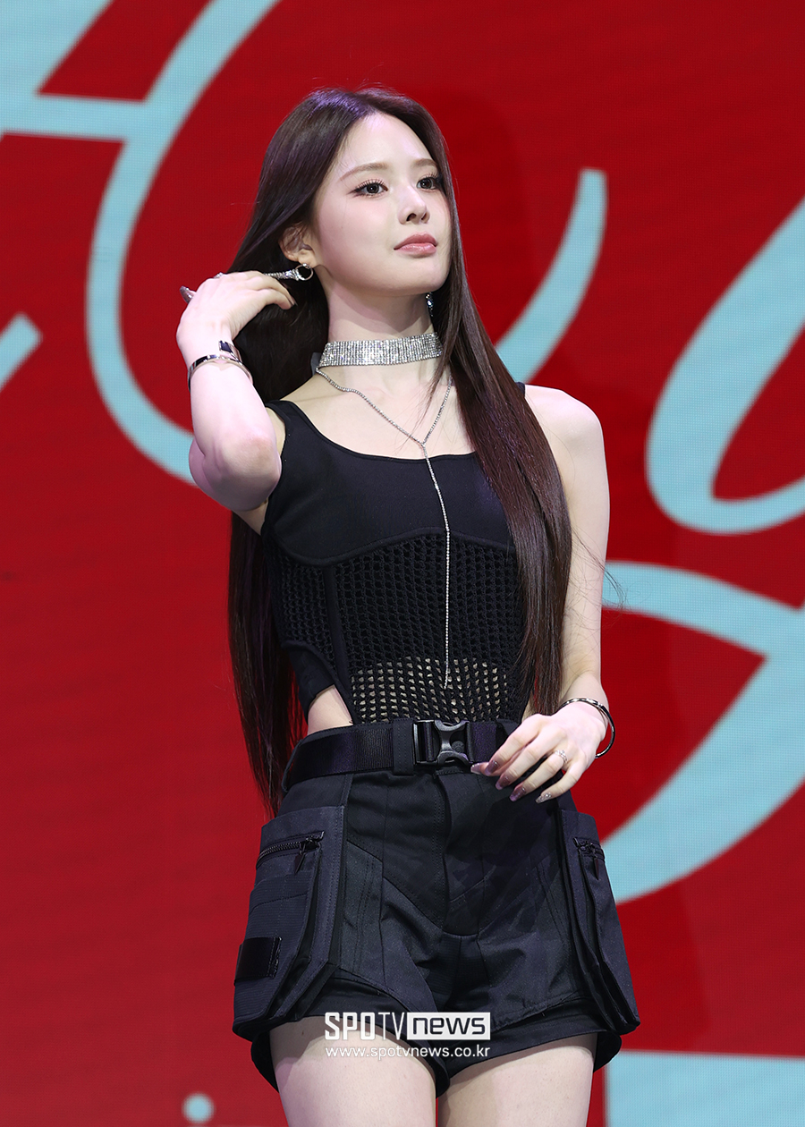[포토S] 이즈나 방지민, '머리만 넘겨도 예뻐'