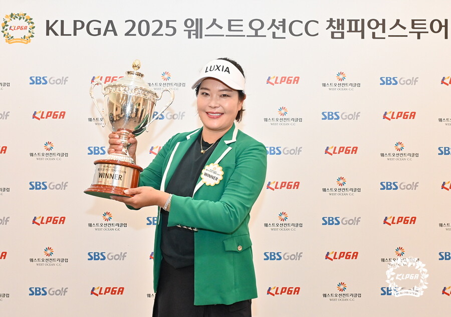 최혜정, 시즌 2승과 함께 KLPGA 챔피언스투어 2년 연속 상금왕 확정!...정규투어 시드권도 확보