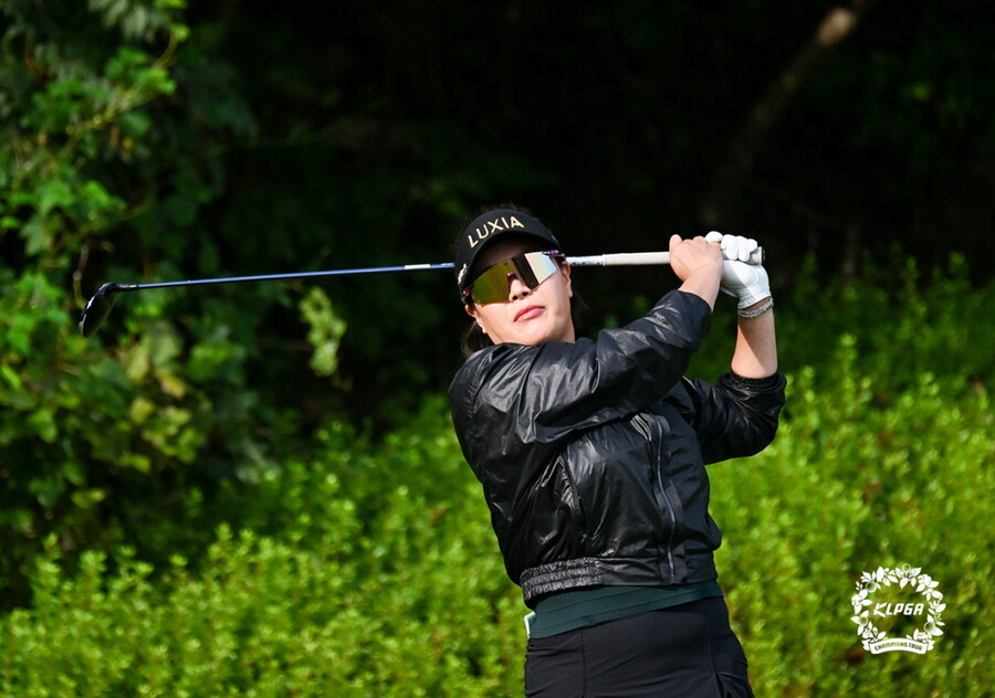 KLPGA 2025 웨스트오션CC 챔피언스투어 7차전 최혜정, 시즌 2승과 함께 2년 연속 상금왕 확정 ⓒKLPGA