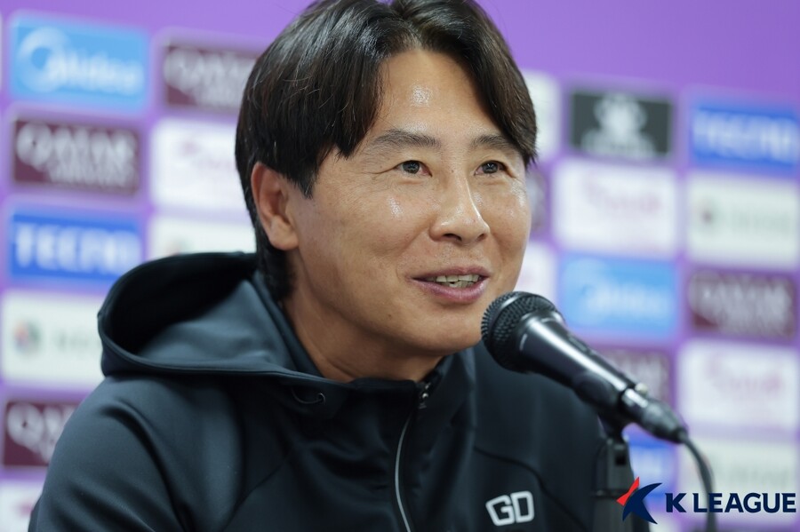 [SPO 현장] 두 마리 토끼 다 잡은 김기동 감독 "동기부여 가져가고자...긍정적 에너지 보여줘"