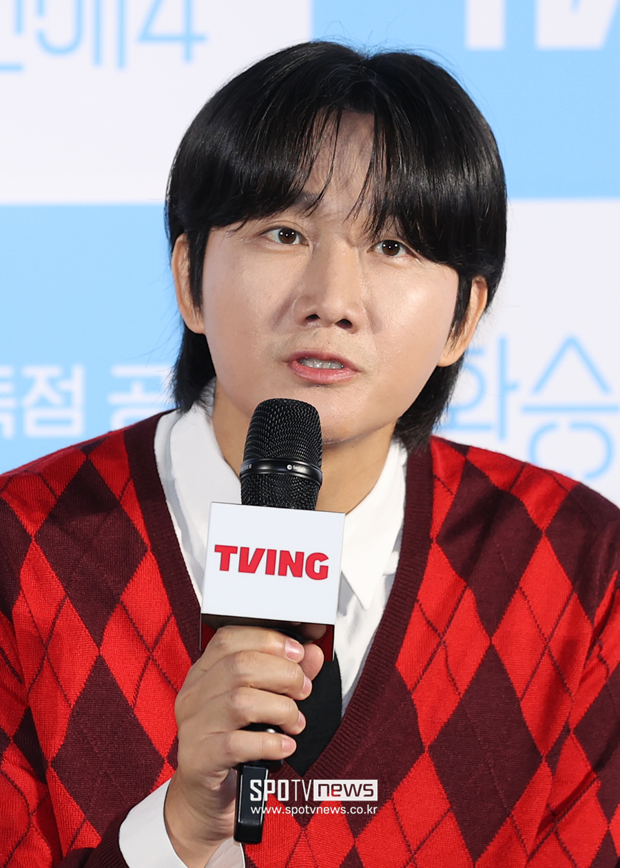 [포토S] 인사말 하는 이용진