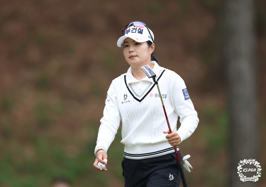 “버디 8개 폭발” KLPGA 장수연, 챔피언십 1R 선두권...14년 연속 시드 도전