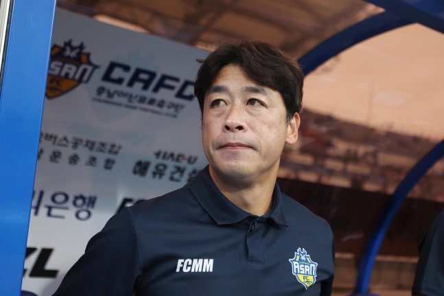 K리그2 충남아산 배성재 감독과 결별…10개월 만에 동행 마침표→"성적 부진 부담감 컸다"