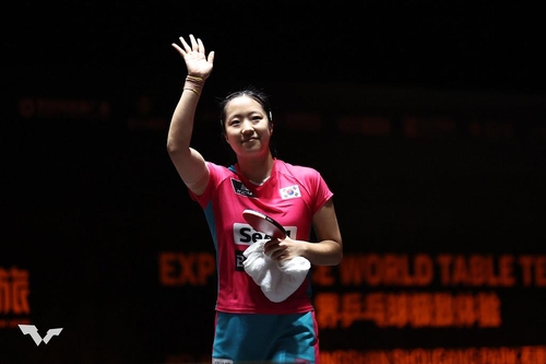 ▲ 신유빈의 이번 승리는 단순히 4강 진출 이상의 의미를 가진다. 국제탁구연맹(ITTF)은 3일 홈페이지에 “한국 여자 선수가 WTT 그랜드 스매시 단식 준결승에 오른 것은 사상 최초”라며 신유빈 4강행에 역사적 의미를 부여했다. 그랜드 스매시는 세계선수권대회 다음으로 권위 있는 무대로 꼽힌다. ⓒ WTT