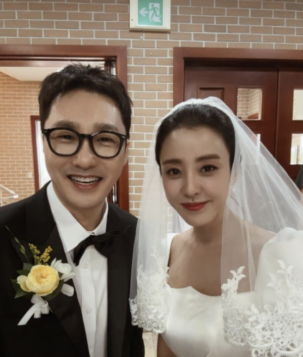 박은혜, 이혼 7년만에 웨딩드레스 입고 깜짝 발표 "제 신랑입니다"