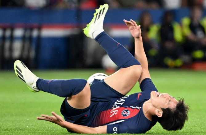 韓 축구 대절망! 이강인, 'PSG 족쇄'에 여전히 갇혀 있었다..."아스톤 빌라가 원하지만, PSG는 매각 계획 없어"