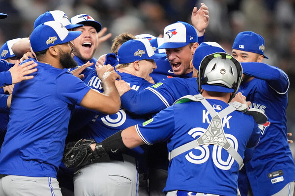 ​▲ MLB 전설들은 LA다저스와 토론토 블루제이스가 월드시리즈에서 만날 것으로 예상했다. ⓒ연합뉴스/REUTERS▲ MLB 전설들은 LA다저스와 토론토 블루제이스가 월드시리즈에서 만날 것으로 예상했다. ⓒ연합뉴스/EPA/AP