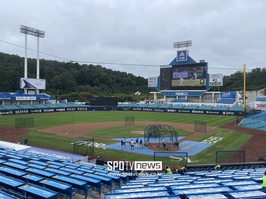 대구 일단 비 멎었다, 먹구름 가득하지만…'앤더슨vs원태인' SSG-삼성 준PO 3차전 볼 수 있을까