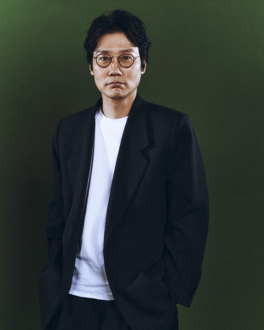 '오징어게임' 황동혁 감독, 故김근태·박종철 열사와 '자랑스러운 서울대인' 됐다