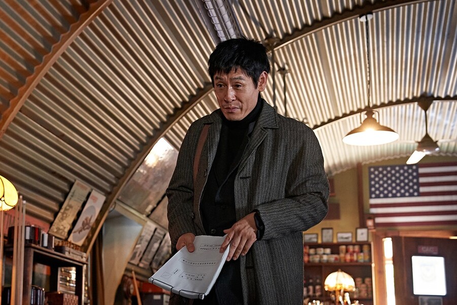 '굿뉴스' 변성현 감독 "'불한당' 이후 슈트 입는 설경구 꼴보기 싫어, 저런 사람 아니다"
