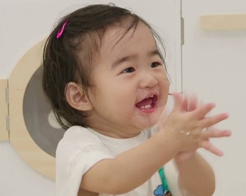 김윤지 14개월 딸, 생애 첫 송편 빚기 도전…"이런 신동은 처음"('슈돌')