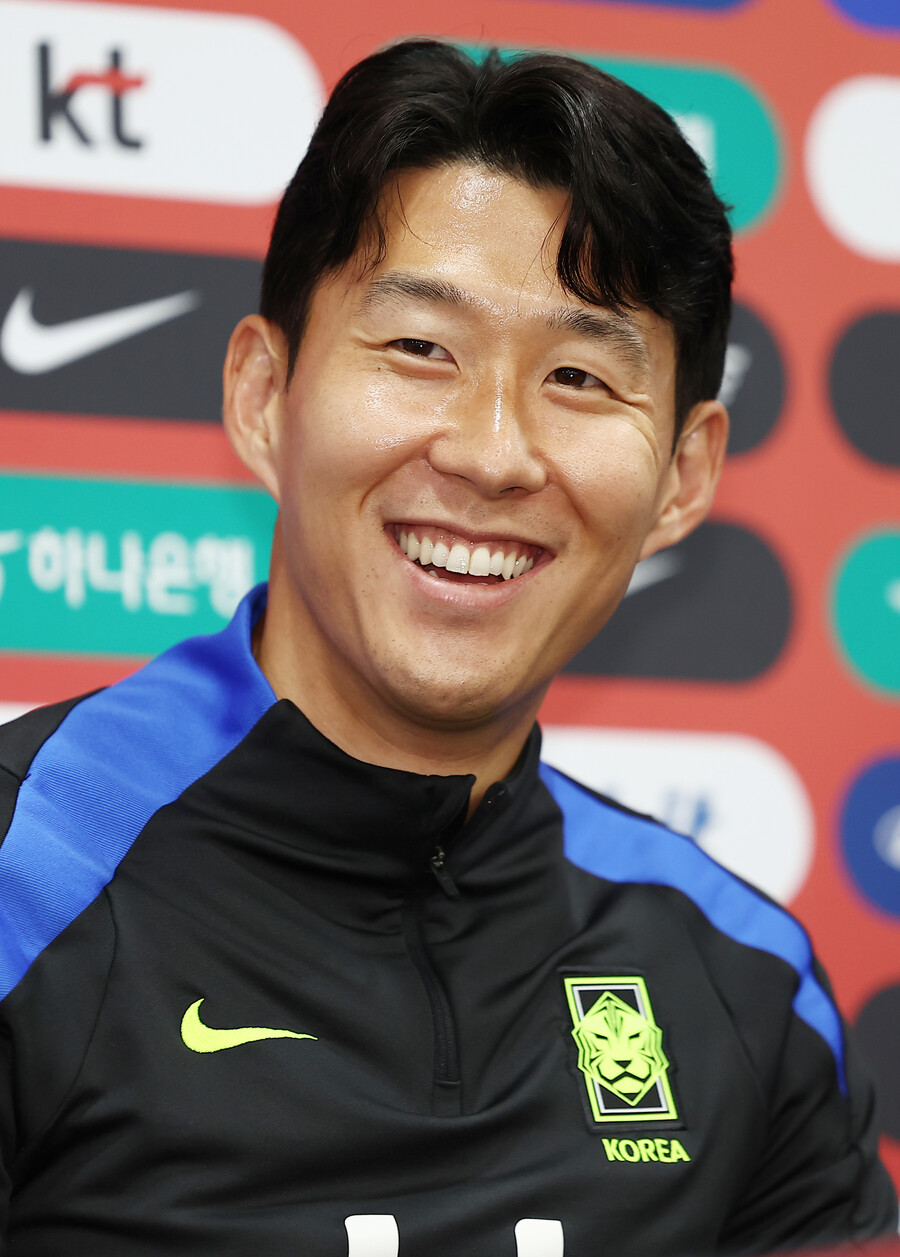 메시 피해서 아시아 온 호날두, 손흥민에게 밀렸다…SON, '亞 발롱도르' 10회 수상 대업 '오피셜' 공식발표