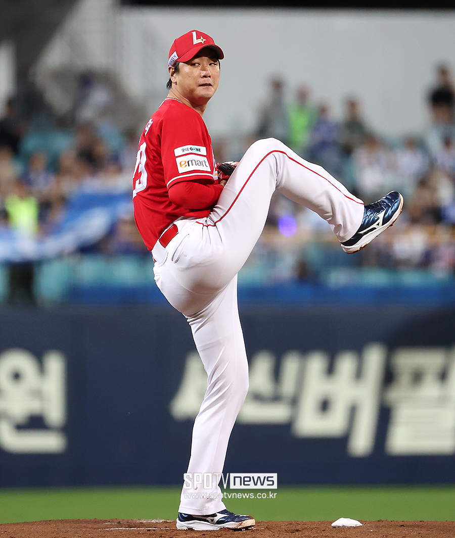 [포토S] 김광현, '힘찬 키킹'