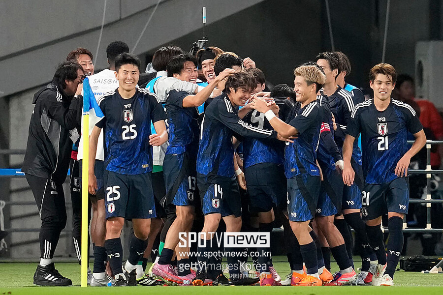 "韓 닮으면 안 돼" 일본, 브라질에 대역전승!→후반에만 '폭풍 3득점' 괴력 발휘…0-2→3-2 짜릿한 뒤집기쇼