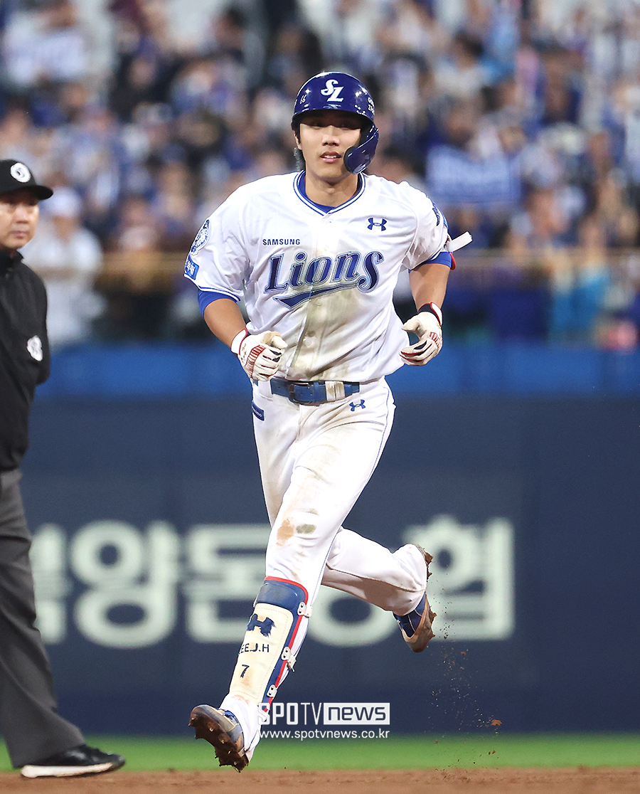 [포토S] 백투백 홈런 날린 이재현