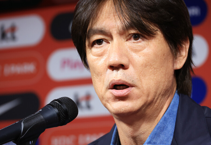 홍명보 ‘오피셜’ 욕심인정, 韓 축구 월드컵 역사 쓰고 싶다→2포트 진입 목표 “FIFA 랭킹 중요, 10월까지 실험이었고 11월부터 결과 집중”