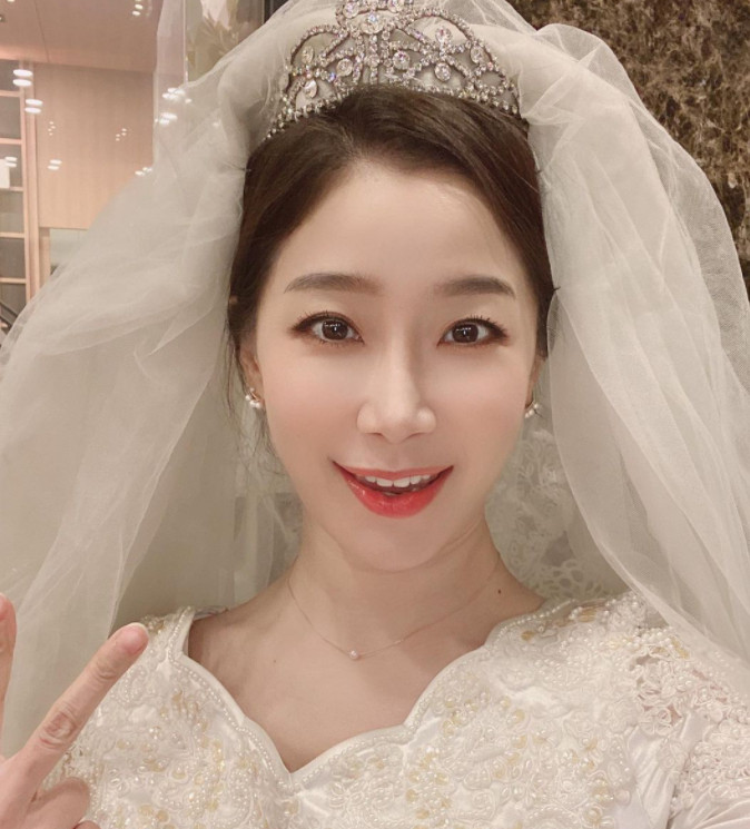 '서프라이즈' 여신 김하영, 신혼여행 간 사이 직장 잃었다…"갑작스러운 소식"