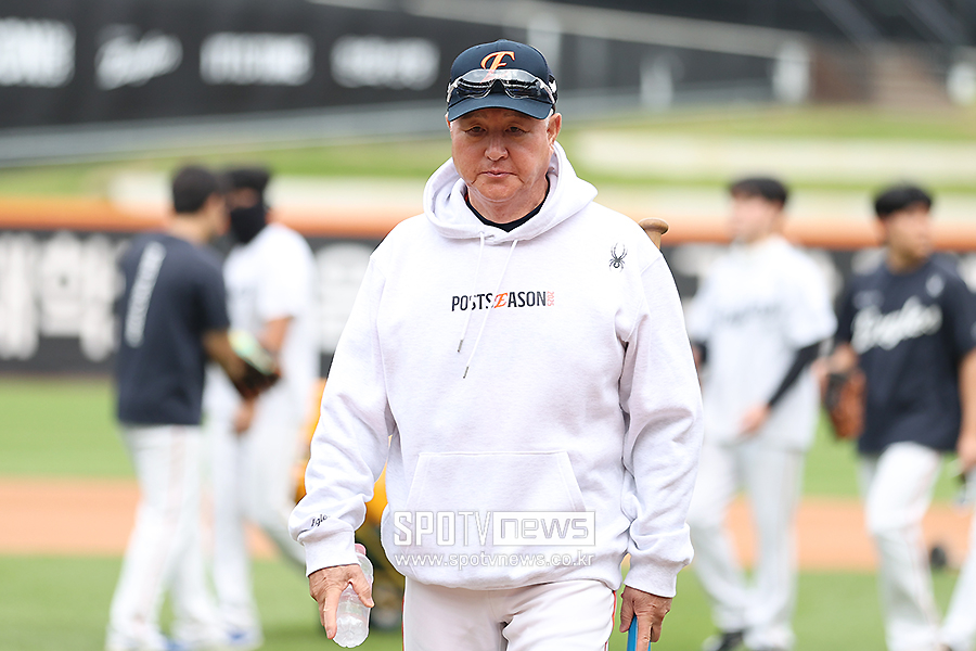 [포토S] 플레이오프 앞둔 김경문 감독