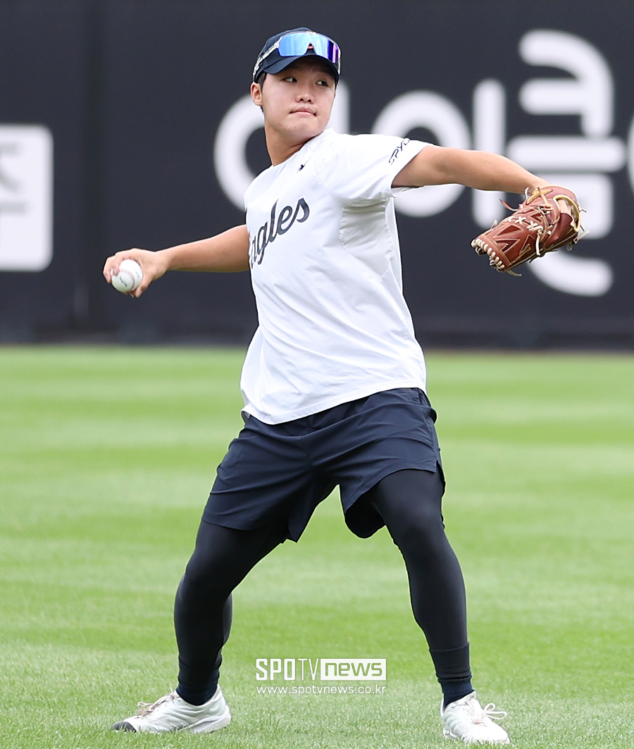 [포토S] 정우주, '컨디션 좋습니다'