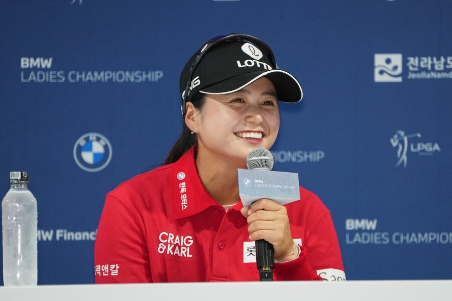 최혜진, LPGA BMW 챔피언십 2R 공동 6위 도약..."남은 라운드 기회 반드시 잡을 것"