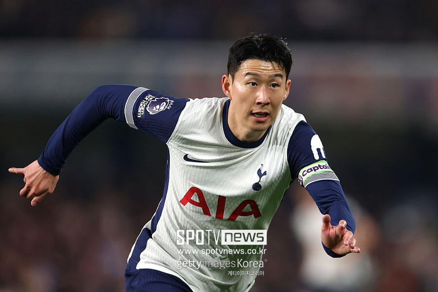 ▲ 토트넘과 LAFC, 내년 월드컵을 앞둔 손흥민의 일정이 어떻게 맞물릴지는 아직 알 수 없다. 그래도 늙은이가 필요하다면 언제든 달려올 준비가 되어 있다는 사실만큼은 손흥민이 토트넘에 보내는 분명한 약속이다.