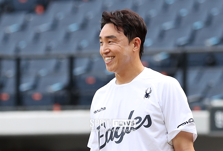 "오늘 주인공은 선배님" 그런데 그 오늘이 어제인 걸…손아섭 능청 "주인공 됐고, 승리에 묻어갔으면"