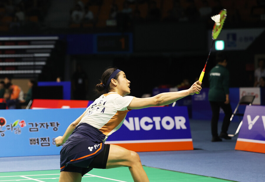 ▲ 덴마크오픈은 BWF 슈퍼 750 등급의 투어다. 세계 상위권 랭커 대부분이 출전한다. 안세영이 최근 아픔을 준 야마구치를 준결승에서 제압했다.  올 시즌 8번째 우승이 걸린 이번 대회 결승에 오르며 세계 최강을 입증할 태세다. ⓒ연합뉴스