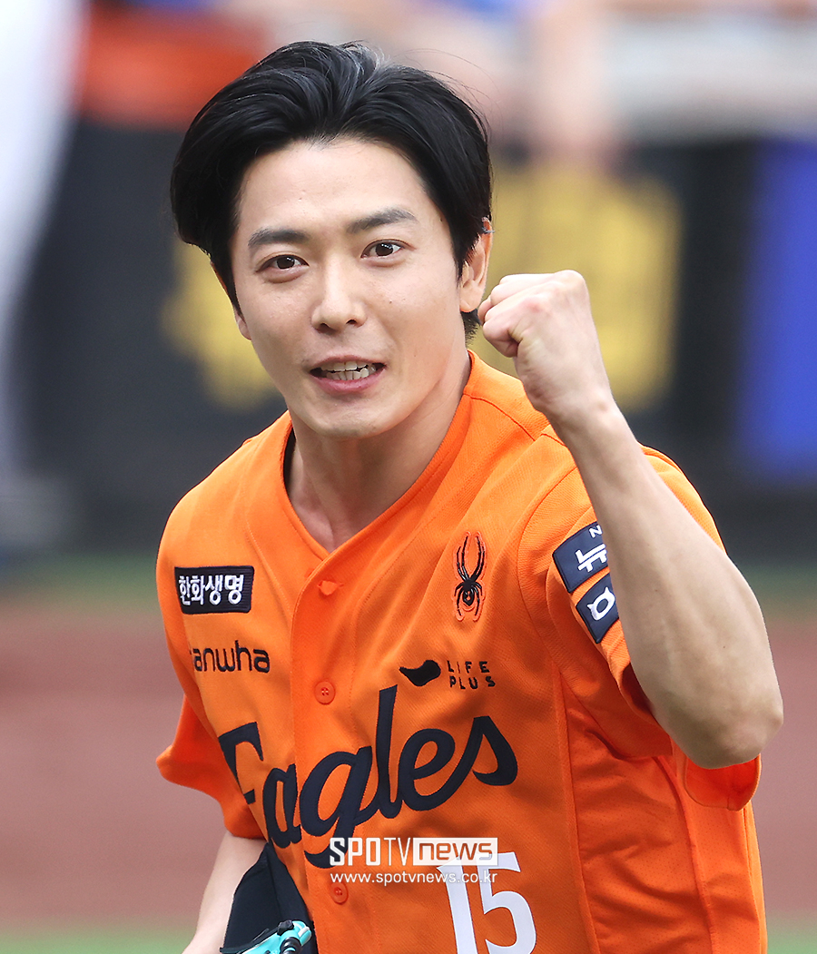 [포토S] 김재욱, '한화 2차전도 승리 가자!'