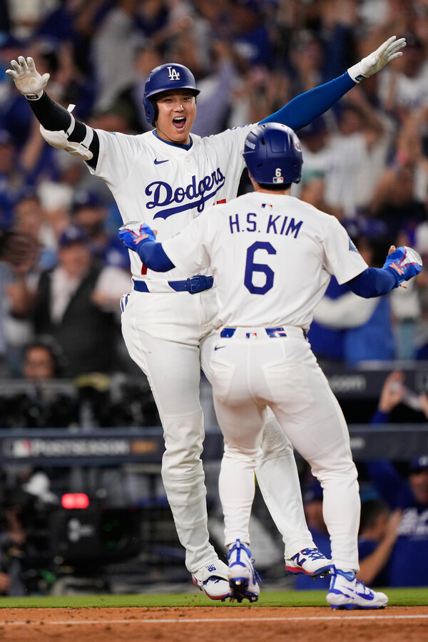 ▲ 토론토 블루제이스와 LA다저스가 월드시리즈에서 만나게 됐다. ⓒ연합뉴스/GETTY IMAGES USA/AP/REUTERS