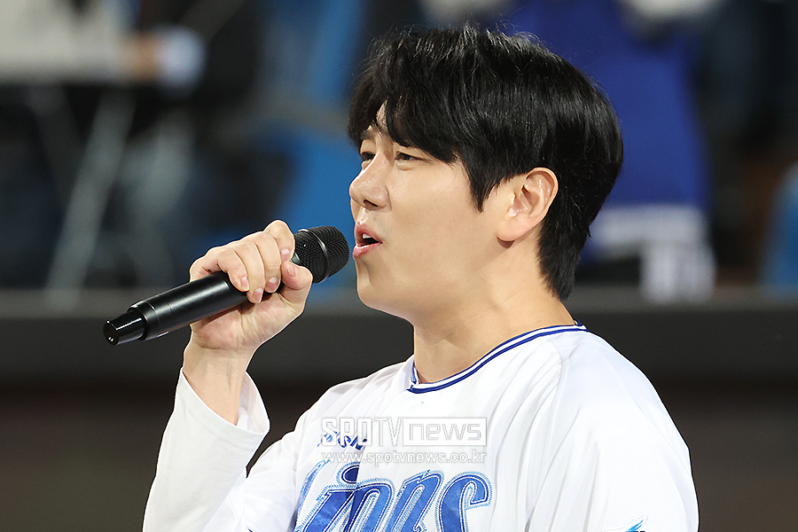 [포토S] 애국가 부르는 DK