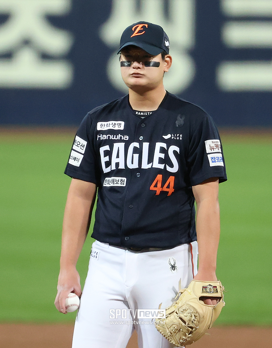 [포토S] 동점 스리런 맞은 김서현