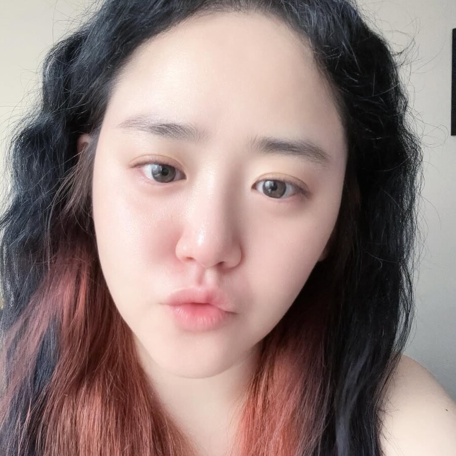 문근영, 다이어트 완료한 V라인 턱선 "자연산 곱슬머리"