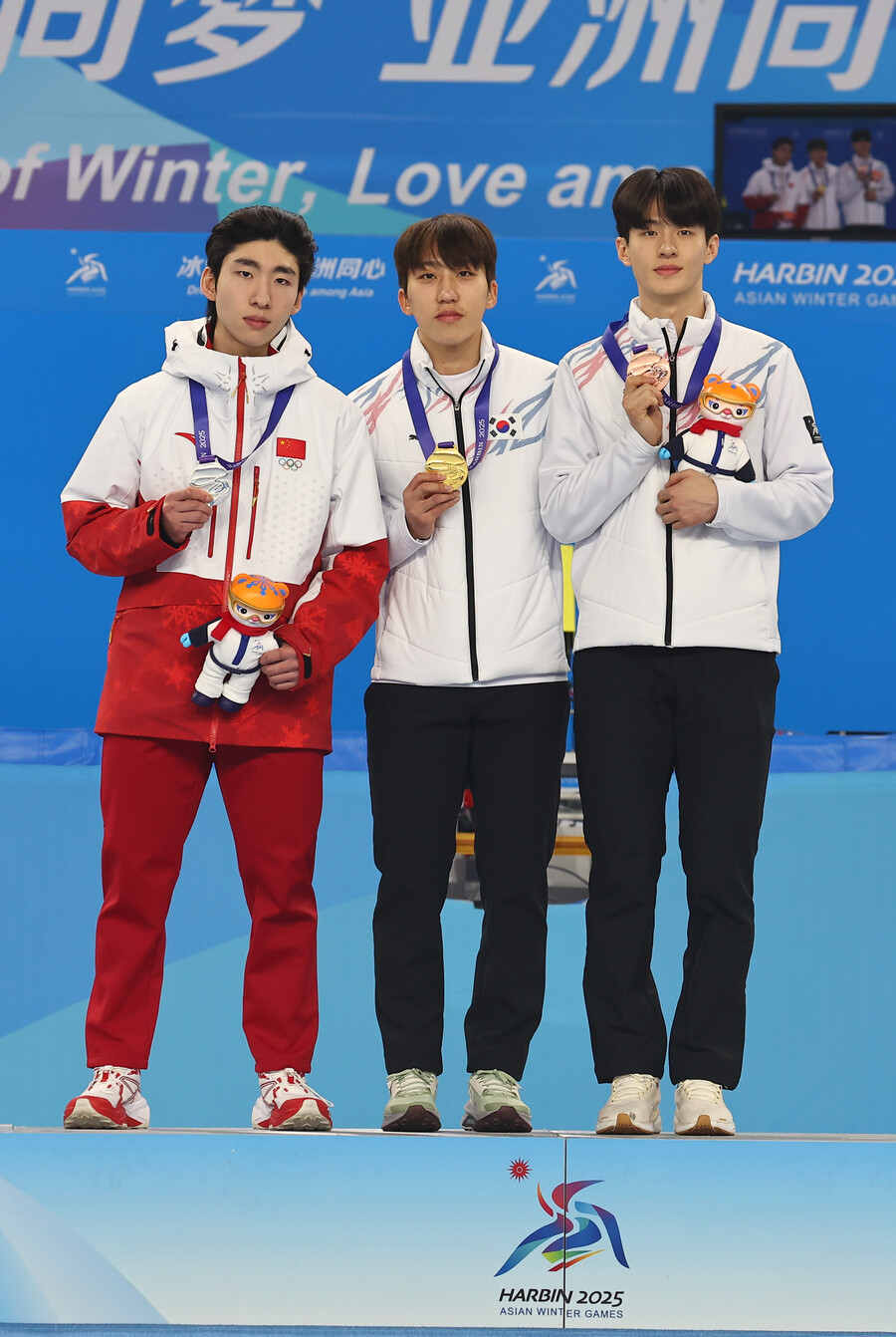 ▲ 귀화 직후 “중국이 좋다”며 새 출발을 선언했던 린샤오쥔은 내년 동계올림픽을 앞두고 부진에 빠졌다. 새로운 국가인 중국이 비판조에서 방어로 자세를 바꾸면서 한번 더 신뢰를 받게 됐다.  ⓒ연합뉴스