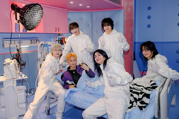 엑스디너리 히어로즈, 신곡 'ICU' 집중도 높이는 키치한 매력…뮤비 비하인드 공개