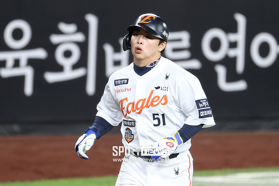 PO 타율 0.444·10타점→경계 대상 '1순위'…문현빈 "기분 좋아, 하지만 더 침착하게 대처해야죠"