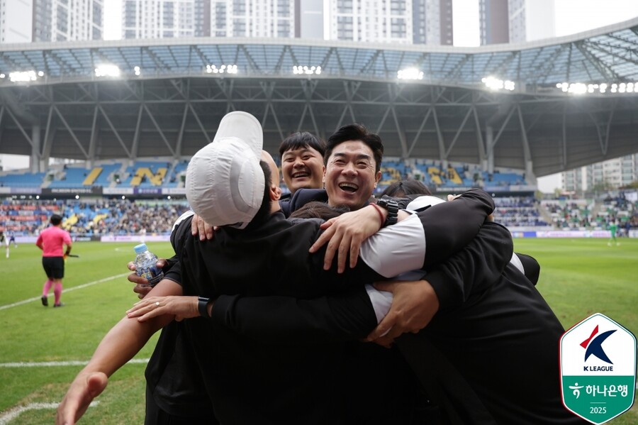 "독보적으로 가겠다" 강등 상처는 짧게, 승격은 인천처럼!…1부급 전력으로 단칼에 → 조기 우승 → 한 시즌 만에 K리그1 복귀