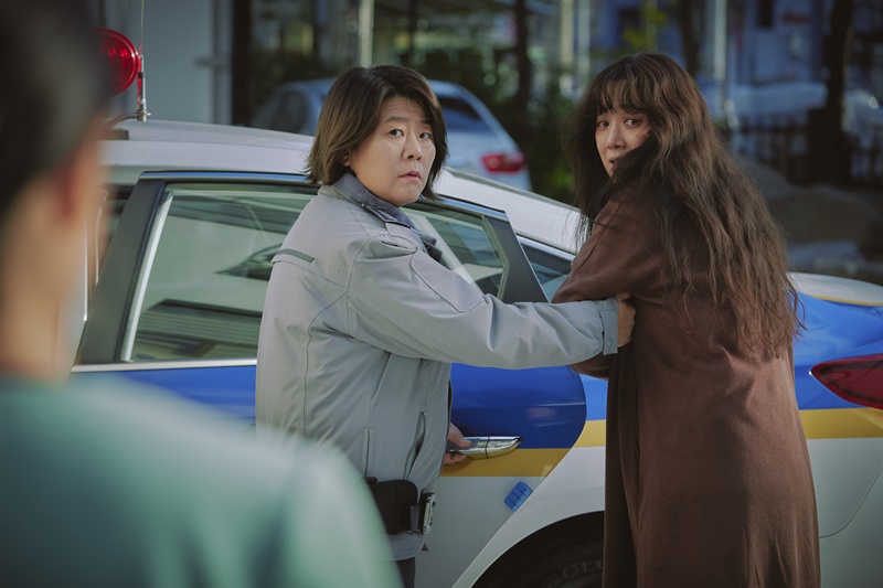 '하얀 차를 탄 여자' 이정은 "정려원 점점 말라가는데, 나는 거대하고 콧구멍만 보여"