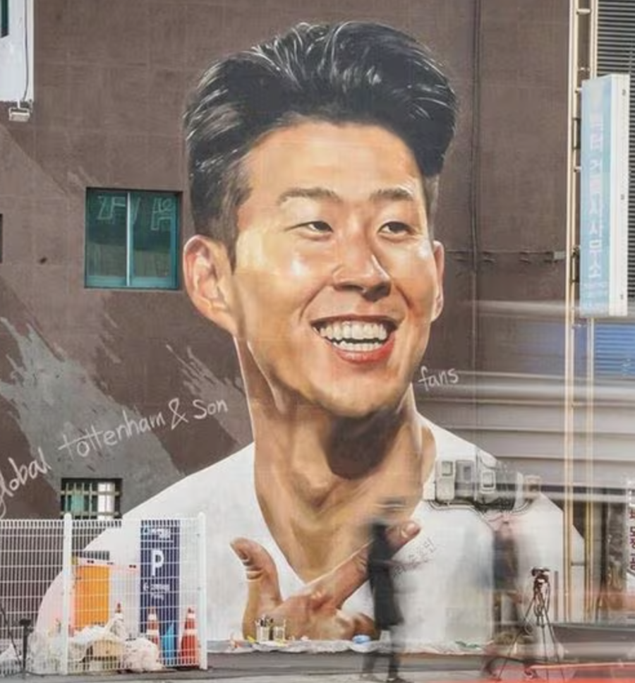 토트넘 ‘오피셜’ 공식발표, 손흥민 벽화 추진 검토 중…“10년간 헌신 기억해야” 동상 건립 가능성도 존재