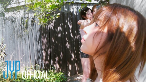 ▲ 엔믹스 정규 1집 수록곡 '어도어 유' 트랙 비디오 섬네일. 제공|JYP엔터테인먼트