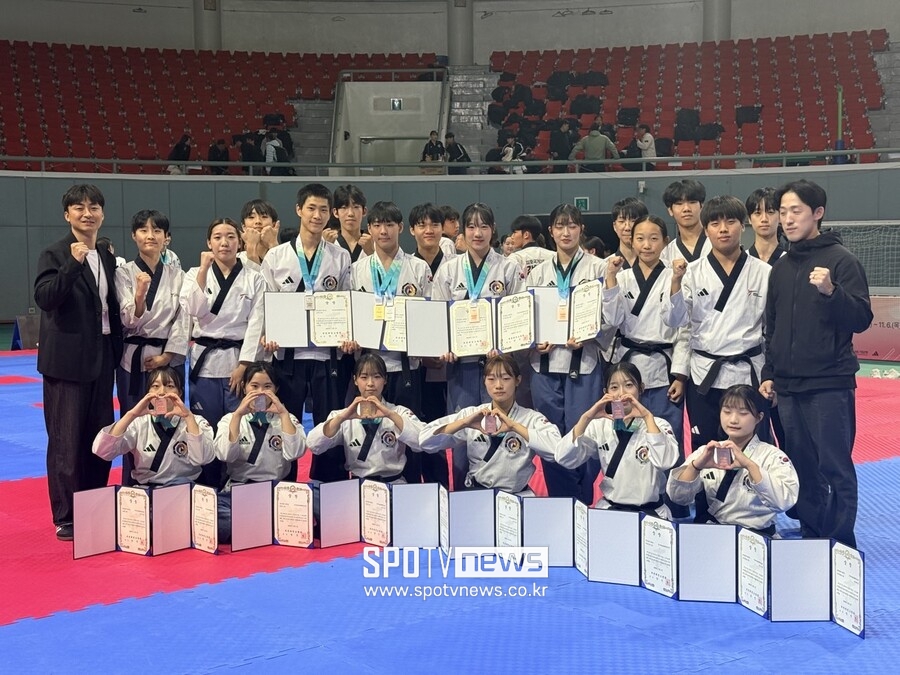 국가대표TS태권도 선수단, 전국태권도선수권대회 품새 종목서 우수한 성적 거둬