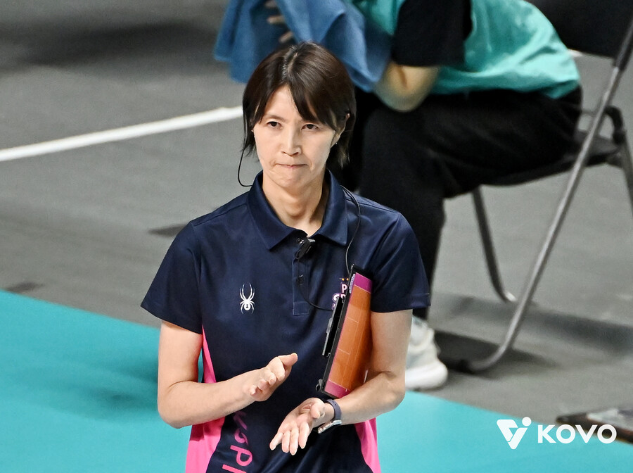 '1승 후 3연패' 요시하라 흥국생명 감독 "수정해야 할 부분 많이 보여…매 경기 성장해야"