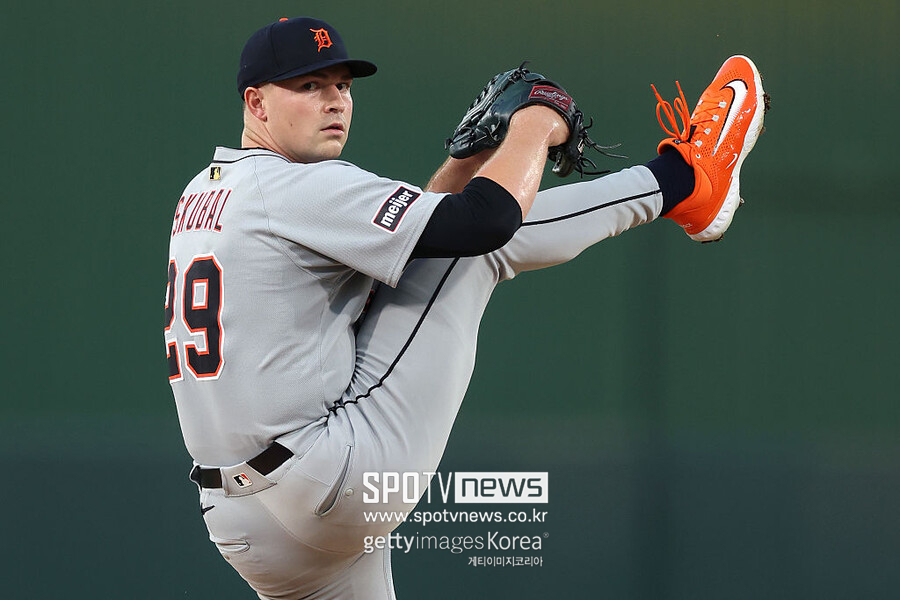 다저스 진짜 악의 제국 되겠네…'총액 4억 달러 예상' 괴물투수도  연결됐다→"1위 유망주 내줄 수 있어"