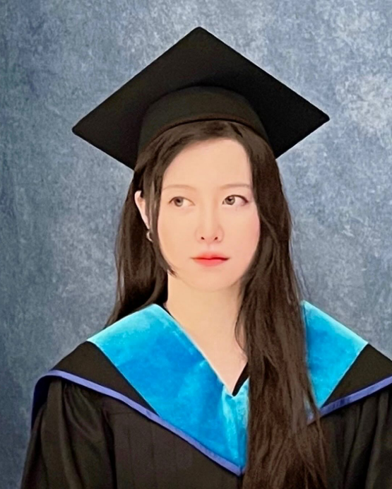 '41세' 구혜선, 카이스트 졸업사진 공개…"조기졸업 목표"